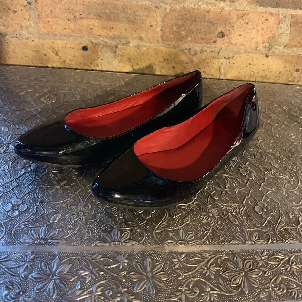 Coke Haan Nike AIR Footbed Black Patent Flats